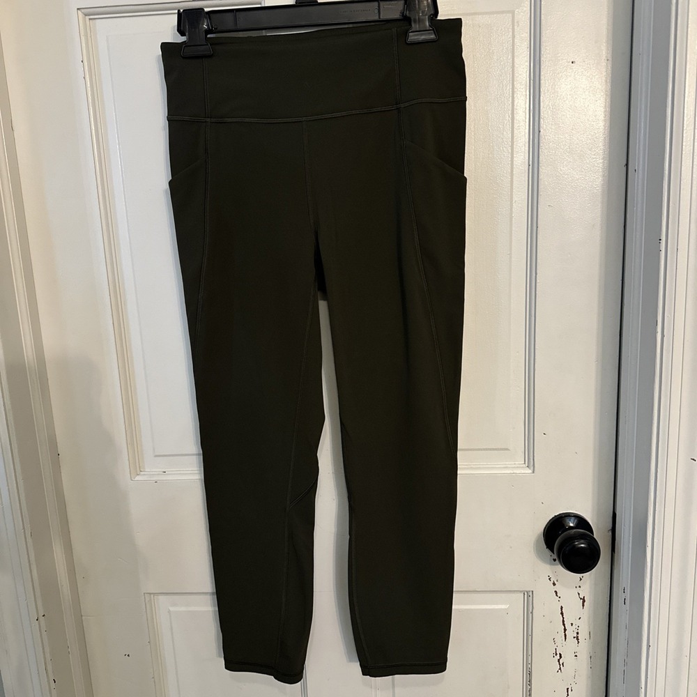 Lululemon Time To Sweat Crop 23" Luxtreme LW6BA0S Dark Olive Size 8 Running